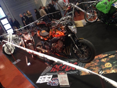 ACDC-Bike-Airbrush-Realfire